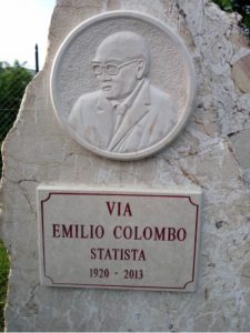 l'orrendo bassorilievo di Emilio Colombo