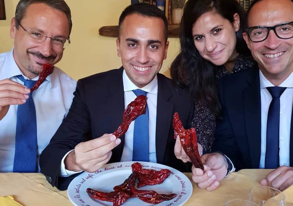 Di Maio a Potenza: al ristorante apparecchiano per uno e… Tria