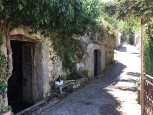 la via delle grotte a Chiaromonte