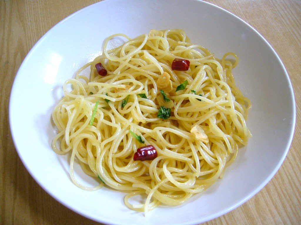 Spaghetti aglio olio e peperoncino