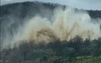 L’allarme al telefono: “SEMBRA UN VULCANO!” Saltata un’altra condotta a Pietrapica (Chiaromonte)