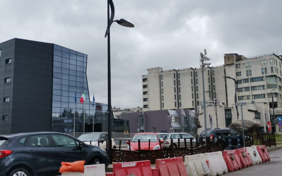 VIDEO – San Carlo: Ancora (ma per poco) piatti di plastica e appuntamenti per visite di controllo tutti alla stessa ora
