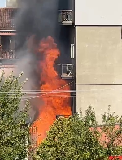 ULTIM’ORA! – In fiamme un supermercato di Francavilla in Sinni